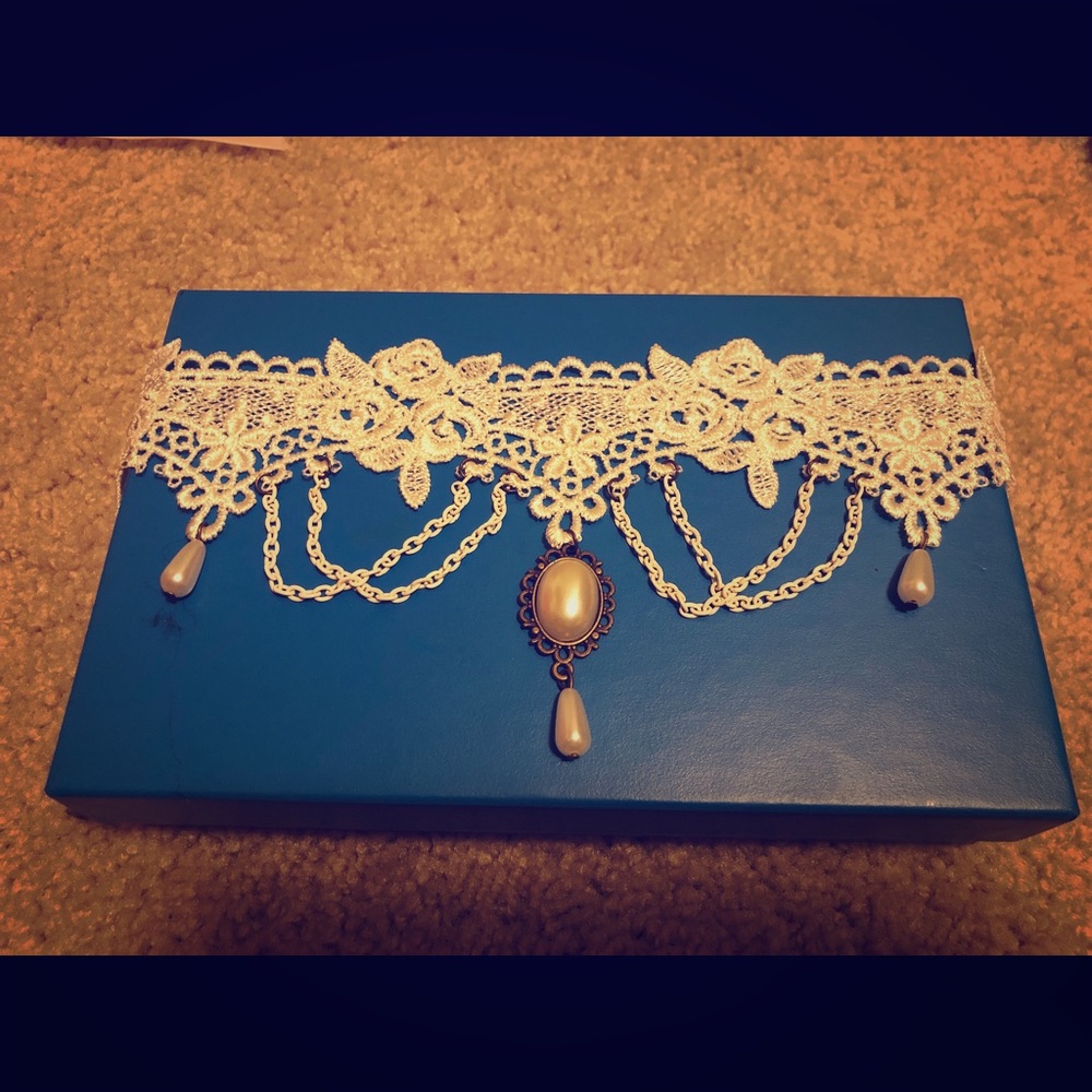 Pearl and Lace choker